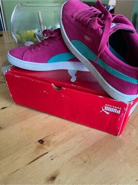 Puma Kids Suede Sneakers in Magenta with Teal Stripe